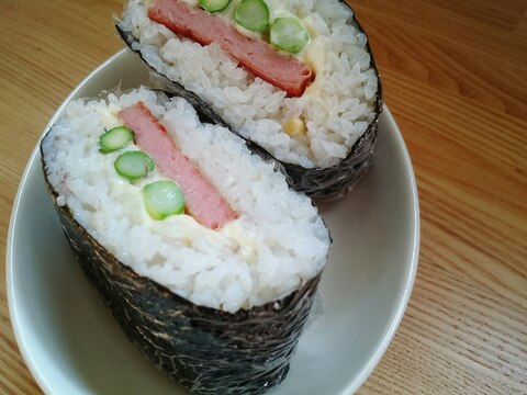 スパムとチーズとアスパラのおにぎらず♪